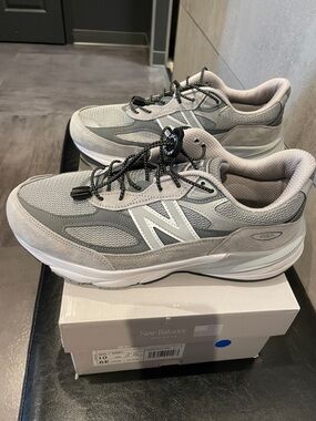 New Balance Men's Gray 990v6 size 10 6E Sneakers